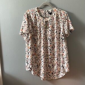 Torrid‎ Georgette Keyhole Flutter Sleeve Blouse